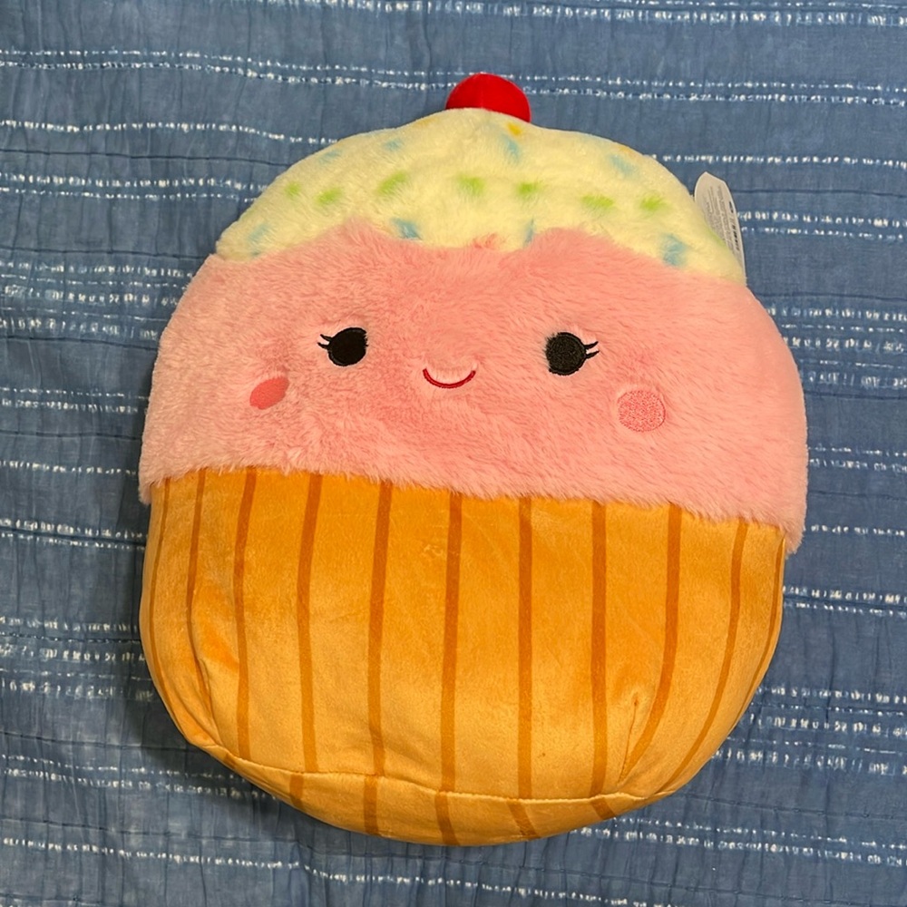 Cupcake Squishmallow